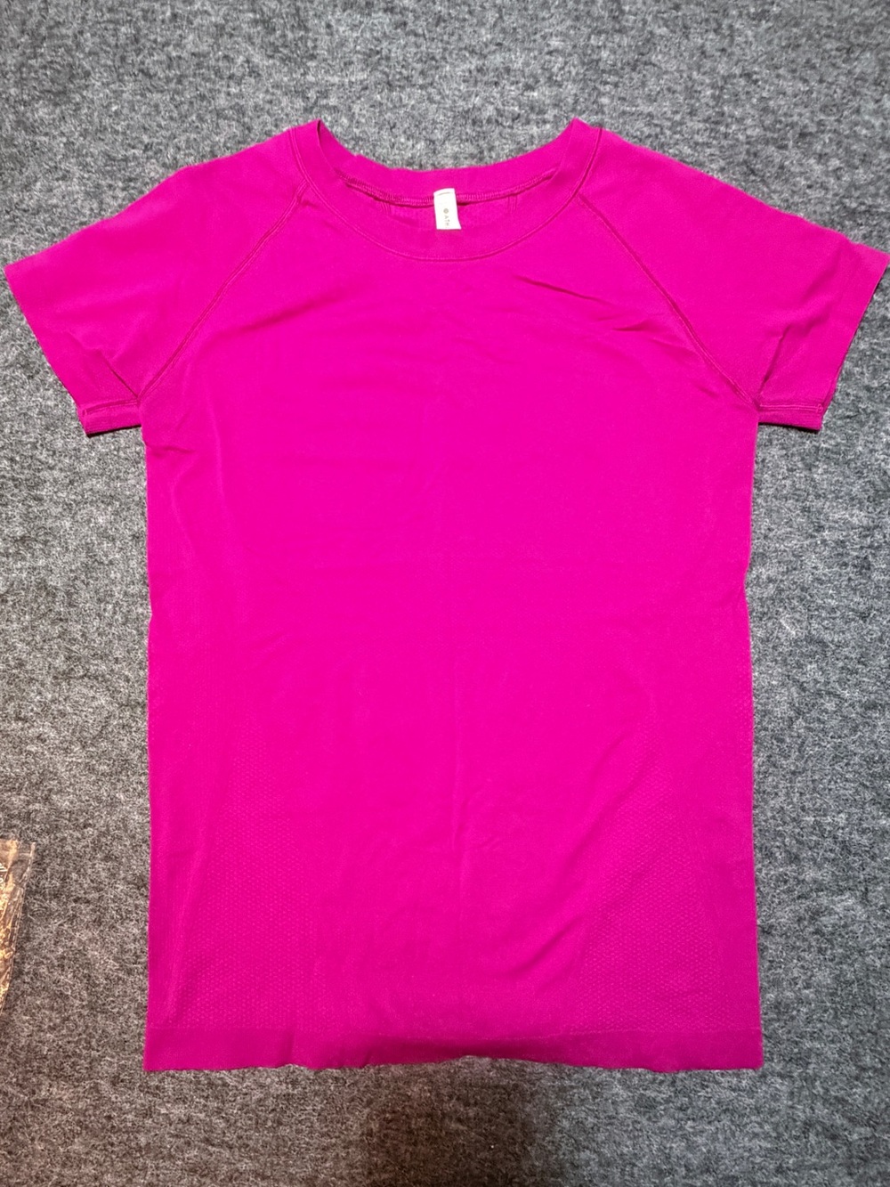 Athleta Momentum Tee Womens Size M Magenta Pink Crew Neck Performance